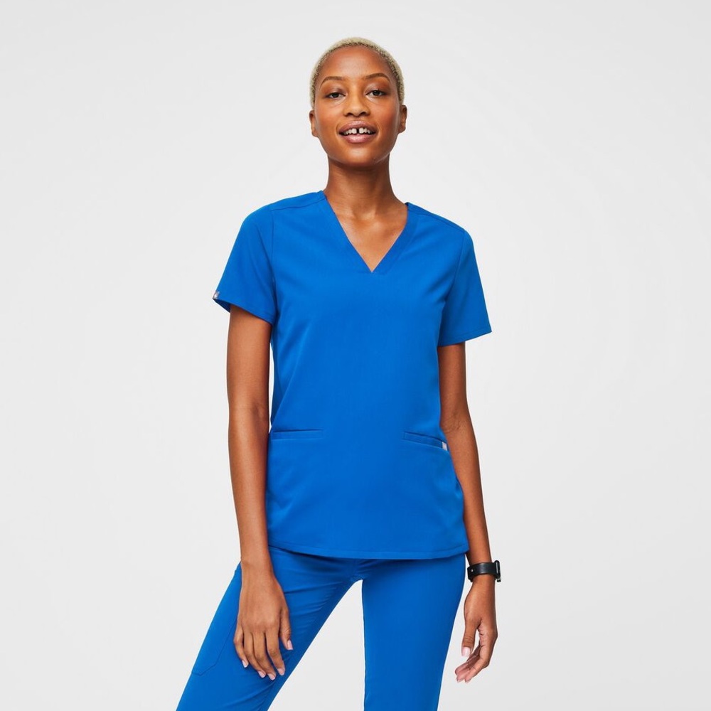 Casma three pocket scrub top